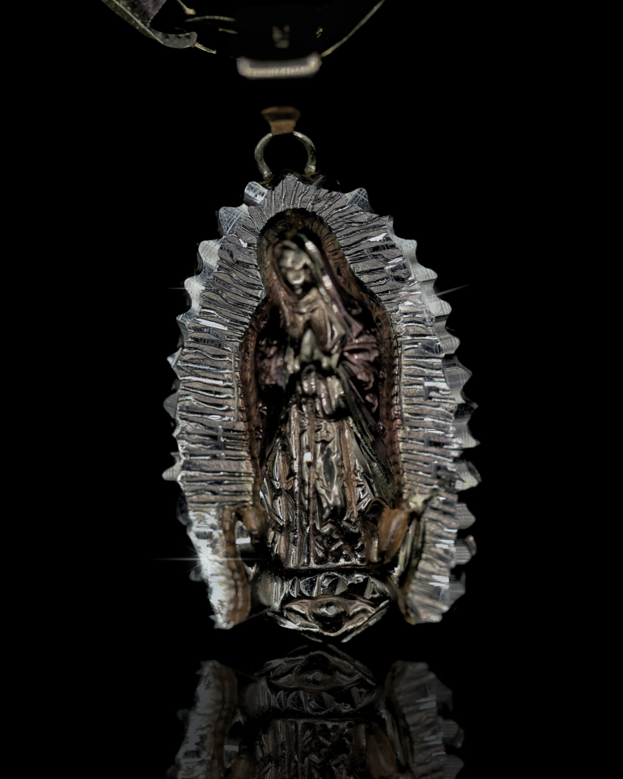 Cadena con dije de la virgen oro 10K - Imagen 2